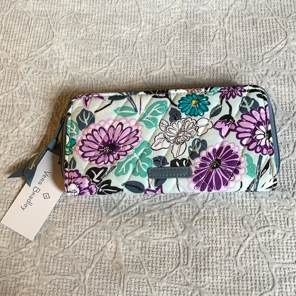 NWT Vera Bradley Penelope’s garden wallet